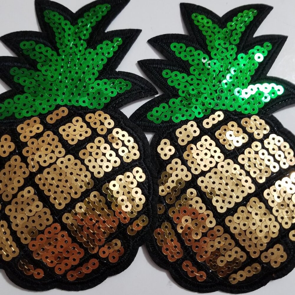 Bigger Pineapples Pasties Set